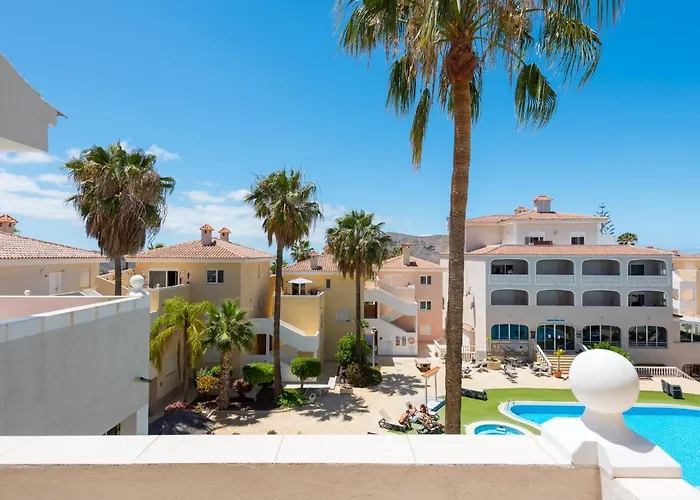 10e Country Club Pool! *