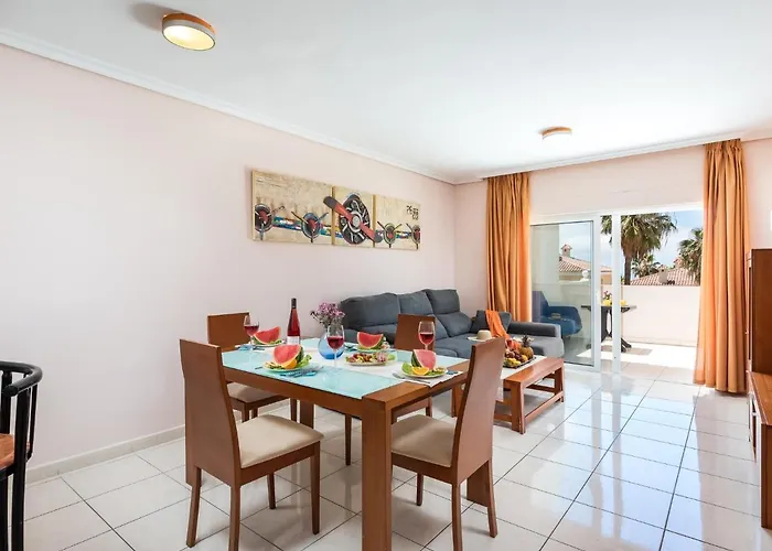 10e Country Club Pool! *